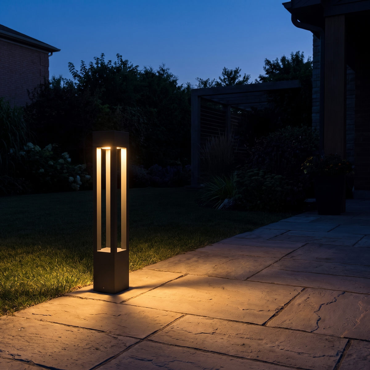 Monolyth Bollard Light